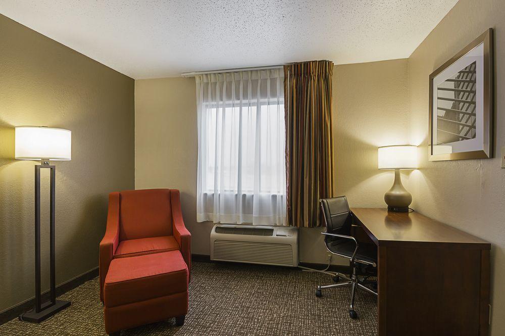 Quality Inn Waverly Bagian luar foto