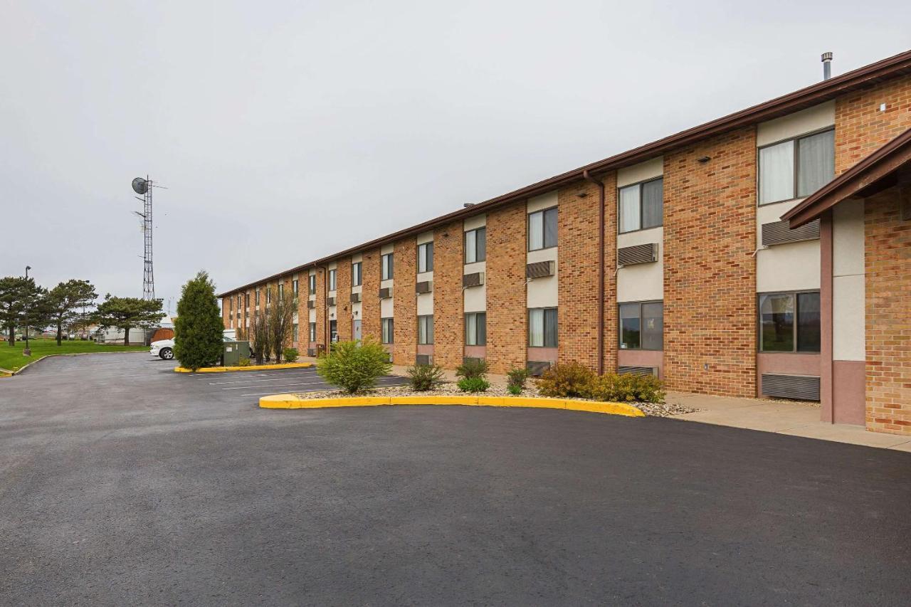 Quality Inn Waverly Bagian luar foto