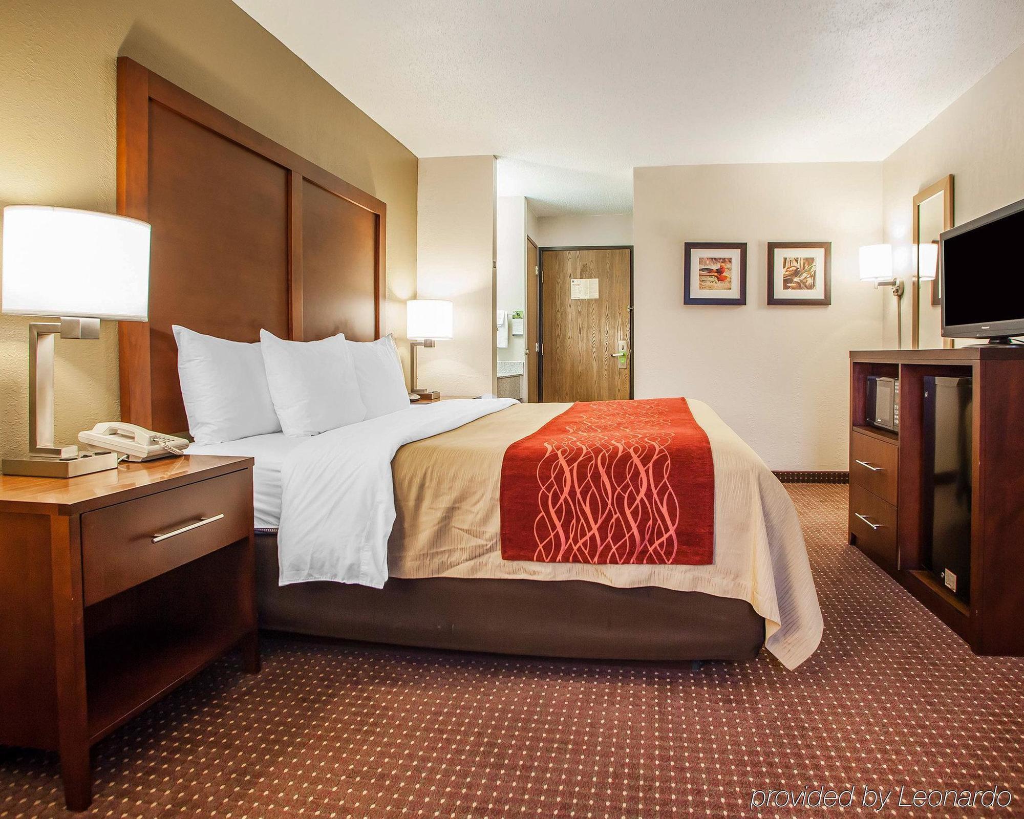 Quality Inn Waverly Bagian luar foto