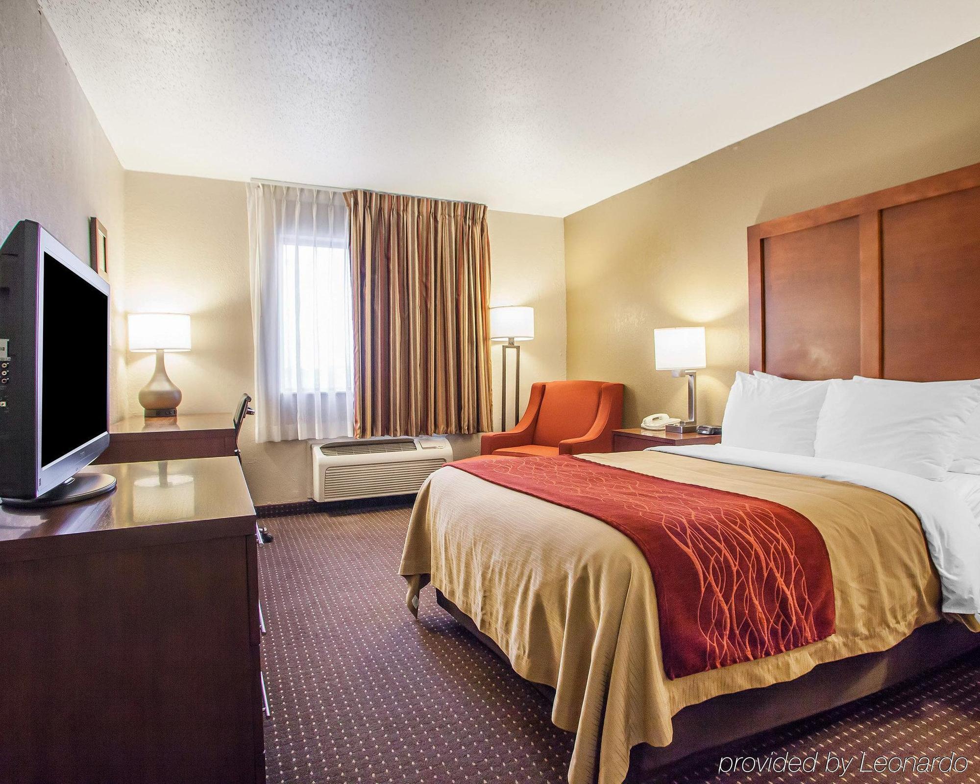 Quality Inn Waverly Bagian luar foto