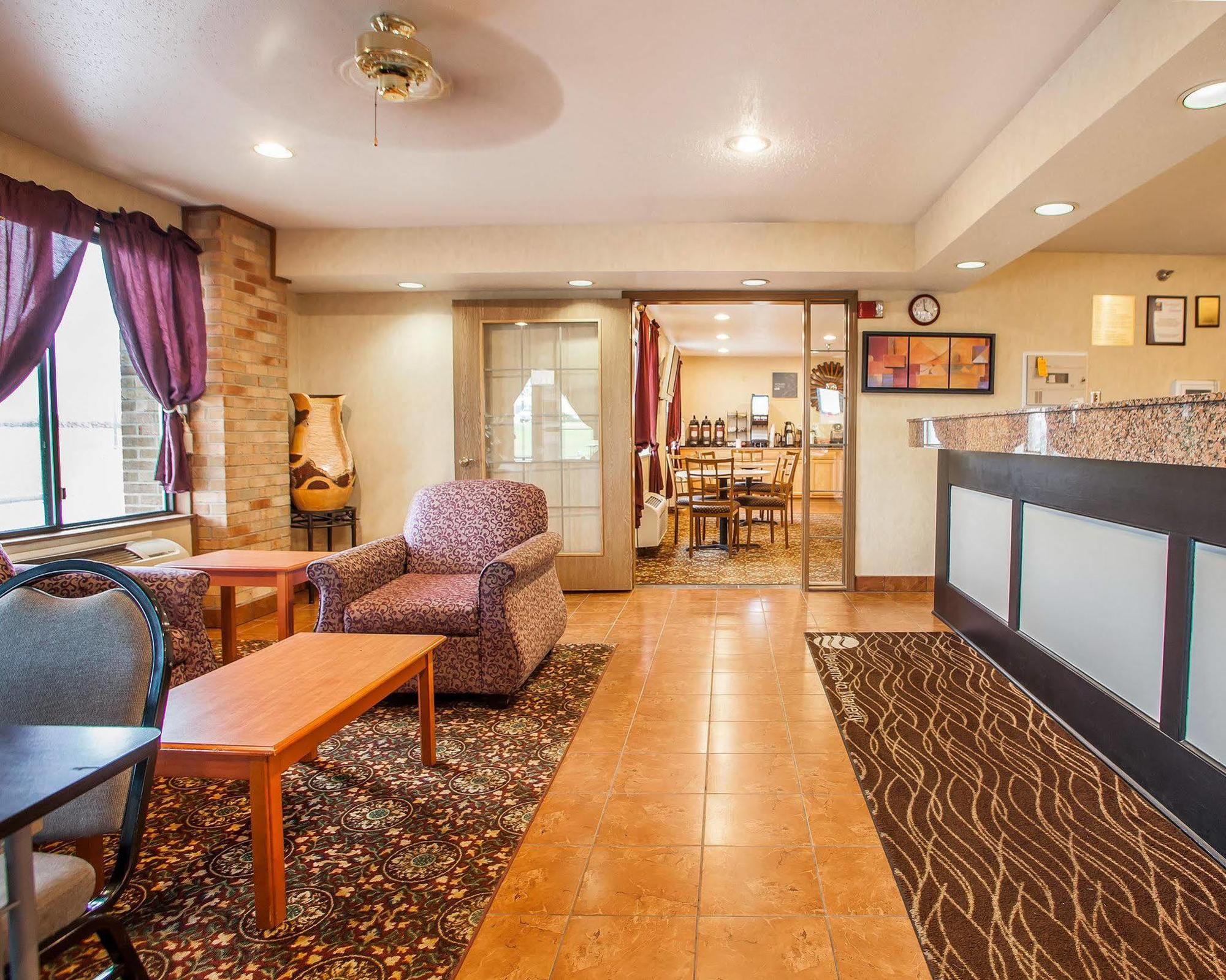 Quality Inn Waverly Bagian luar foto