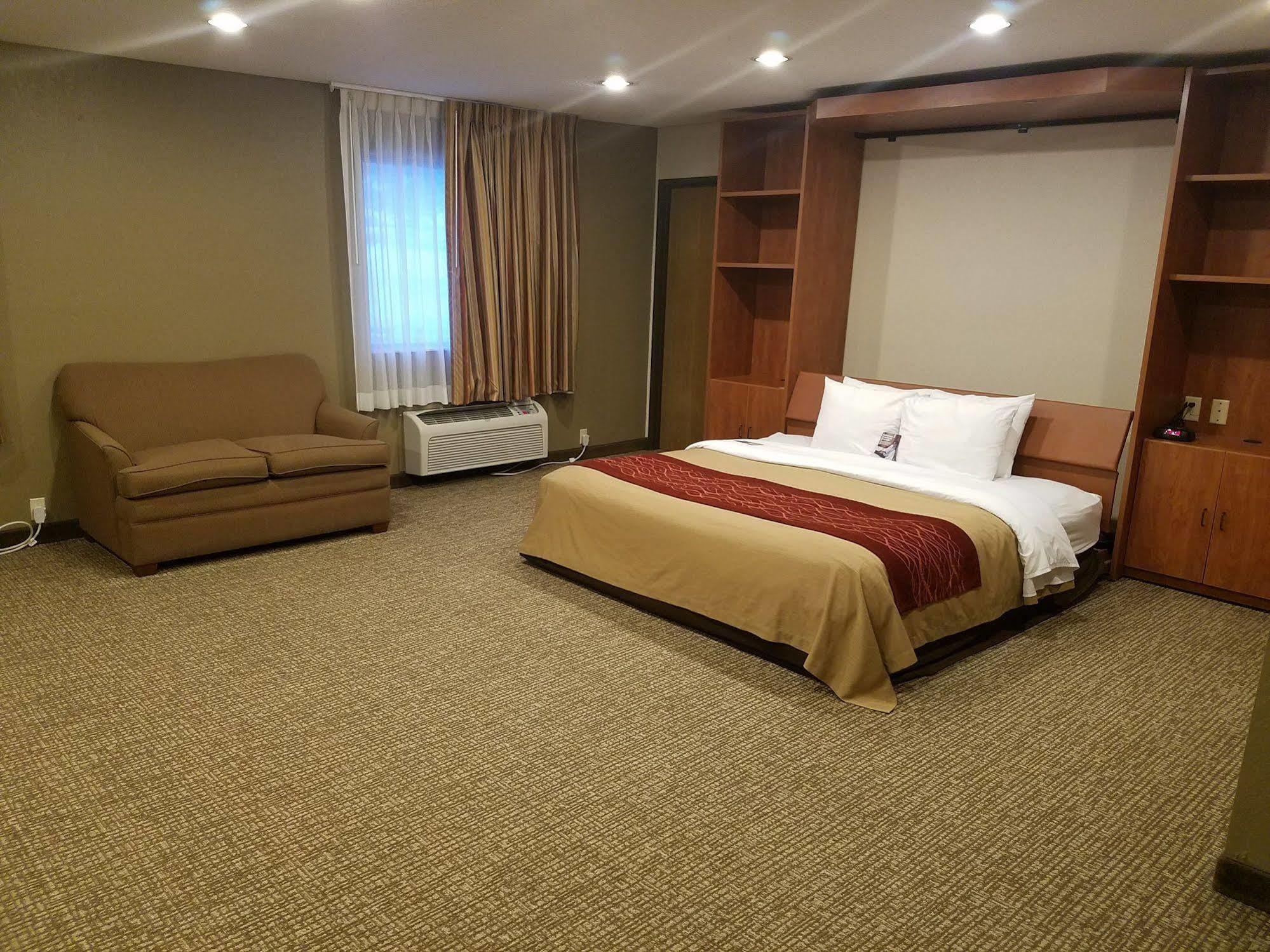 Quality Inn Waverly Bagian luar foto