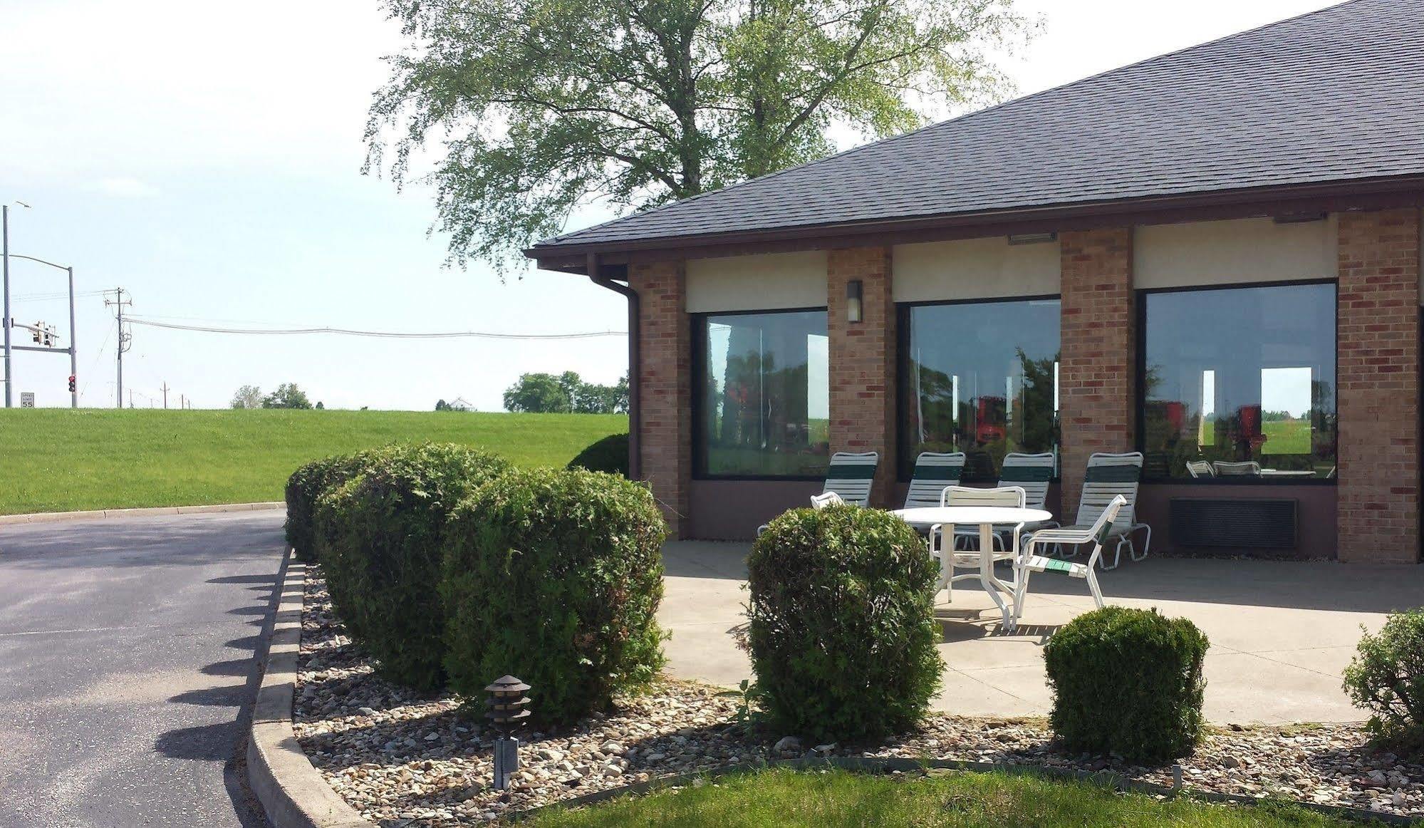 Quality Inn Waverly Bagian luar foto
