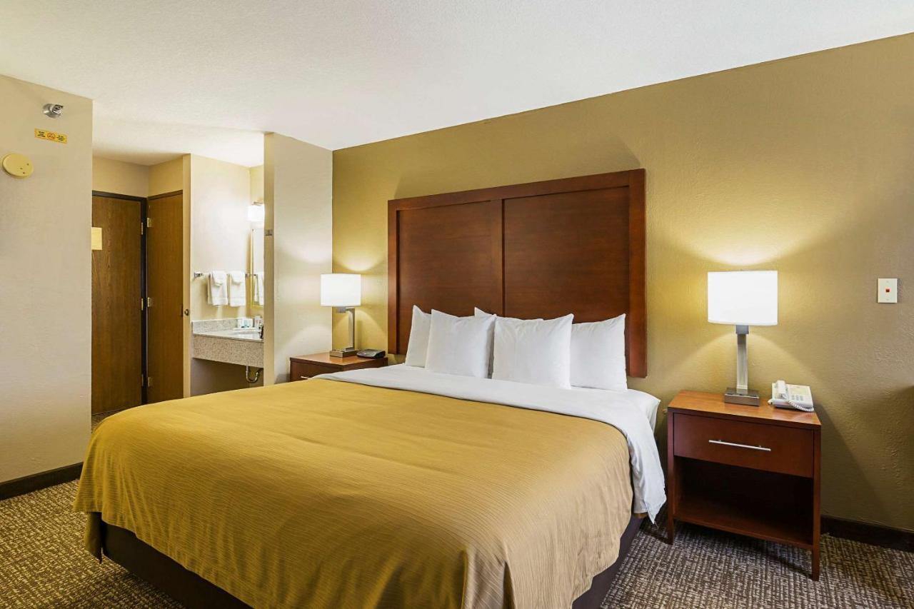 Quality Inn Waverly Bagian luar foto