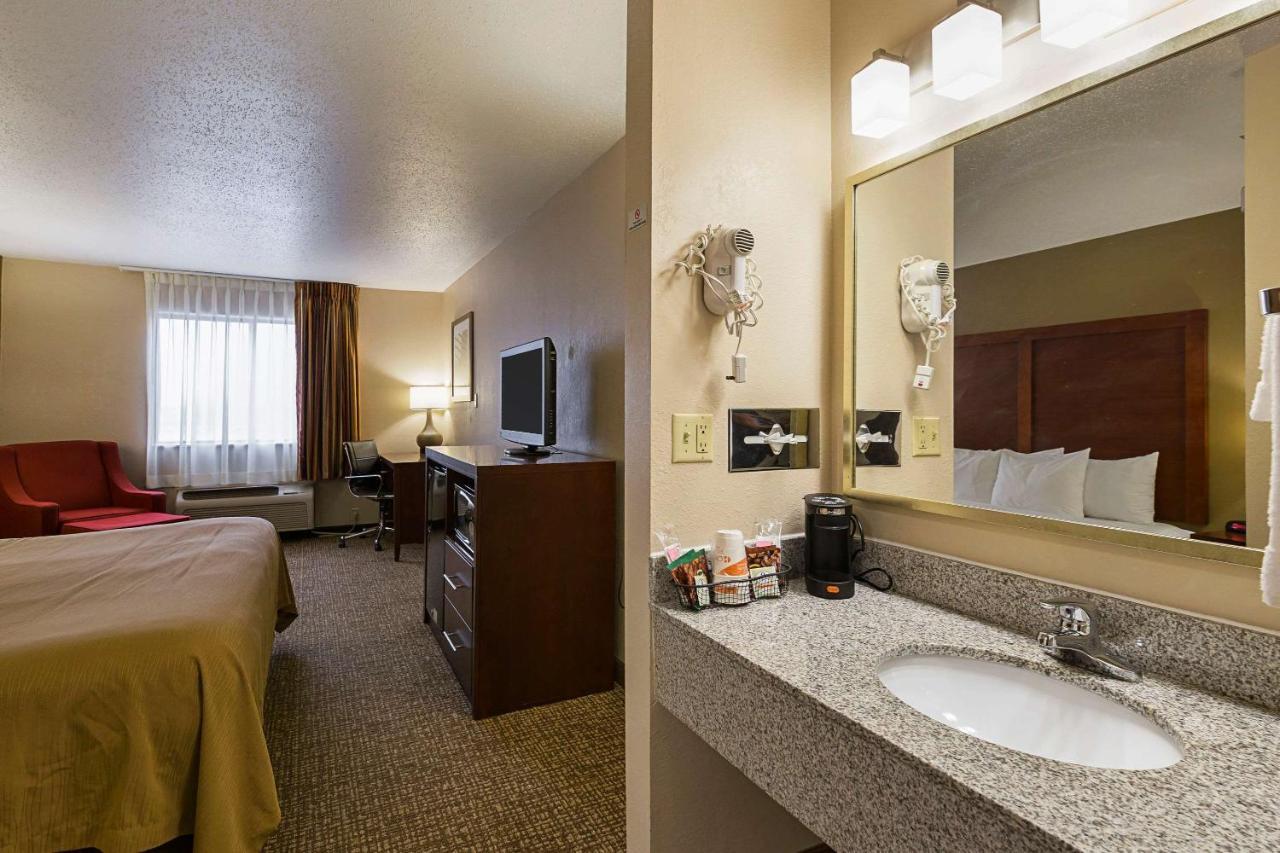 Quality Inn Waverly Bagian luar foto