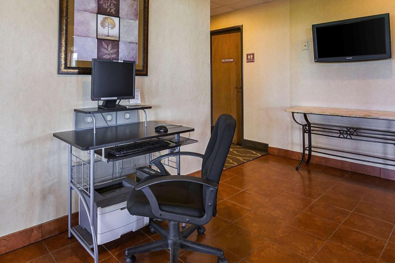 Quality Inn Waverly Bagian luar foto