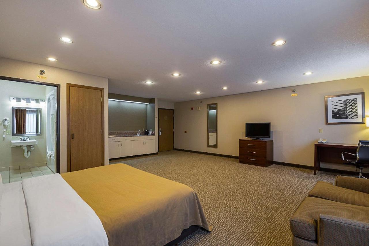 Quality Inn Waverly Bagian luar foto