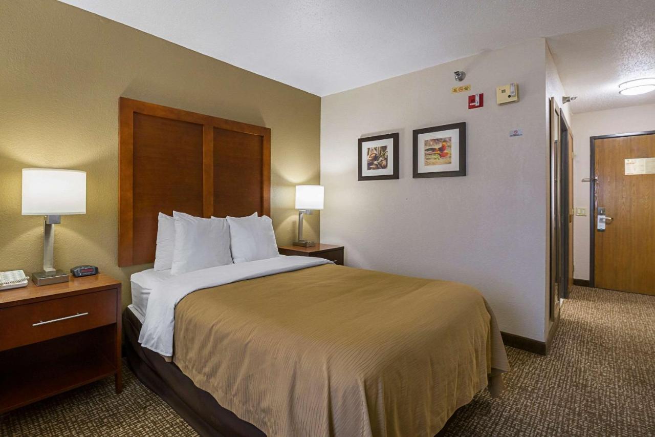 Quality Inn Waverly Bagian luar foto